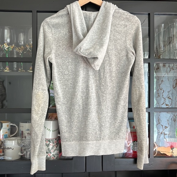 ✨ Juicy Couture Gray Velour Zip Hoodie Jacket Size Small ✨ - Picture 3 of 5